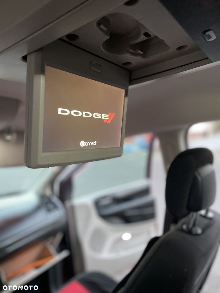 Dodge Grand Caravan - 29