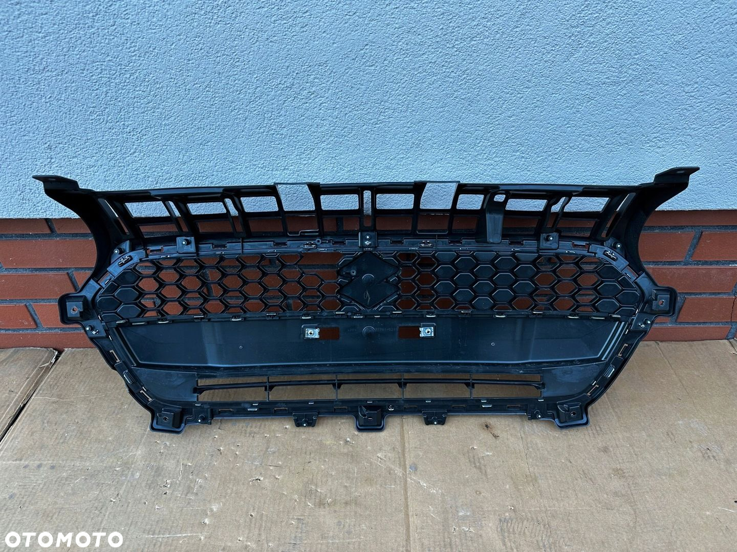 Suzuki Swift mk8 lift 2020- grill atrapa oryginal nowa idealna chromy - 7