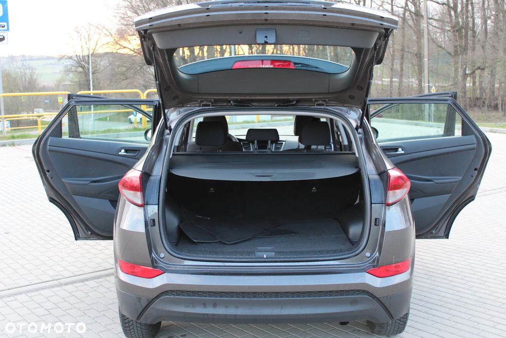 Hyundai Tucson 1.7 CRDI BlueDrive GO 2WD - 12