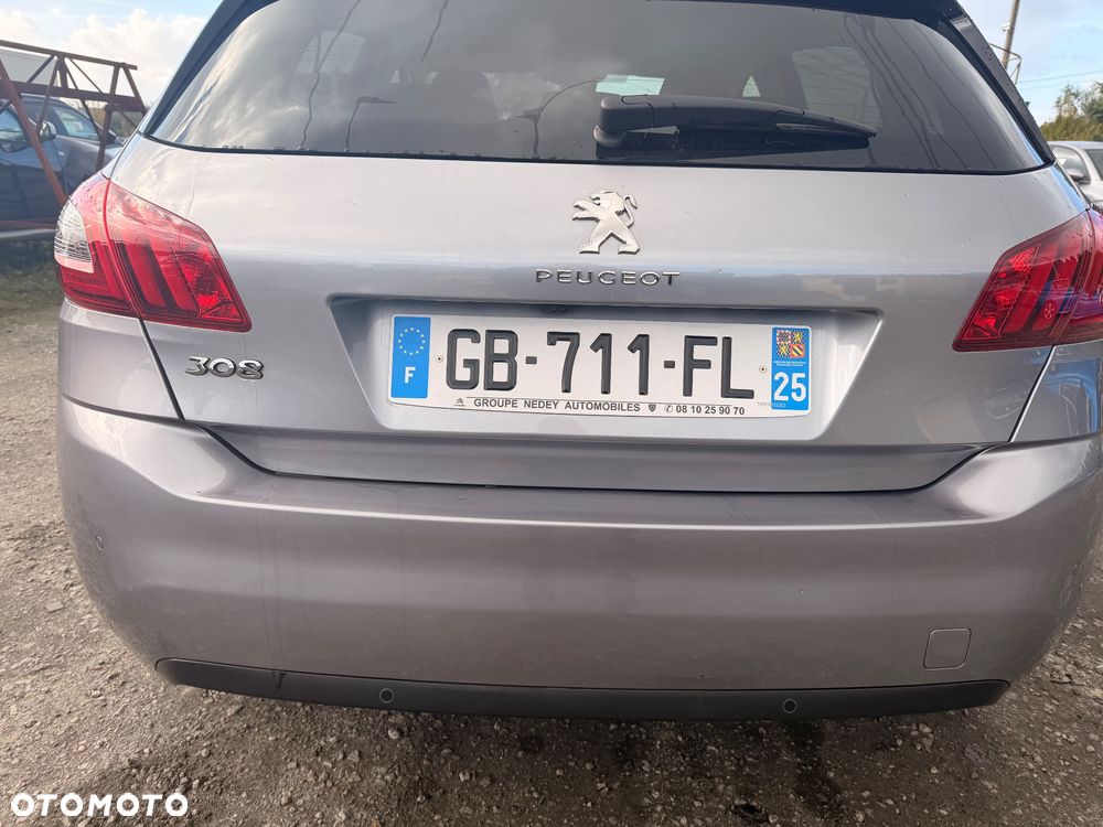 Peugeot 308 1.2 PureTech Allure S&S EAT8 - 6
