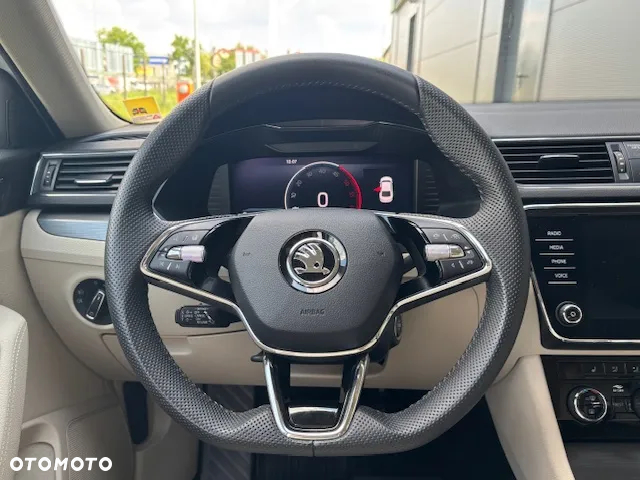 Skoda Superb 2.0 TDI SCR Style DSG - 26