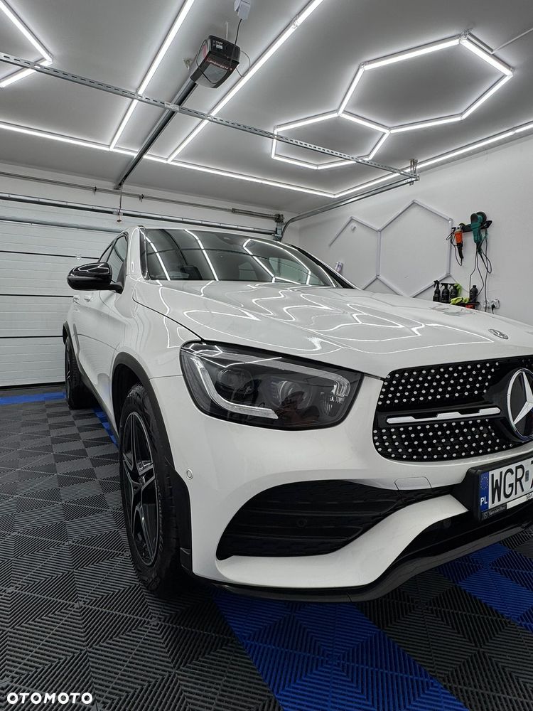 Mercedes-Benz GLC 300 4Matic 9G-TRONIC AMG Line Plus - 9