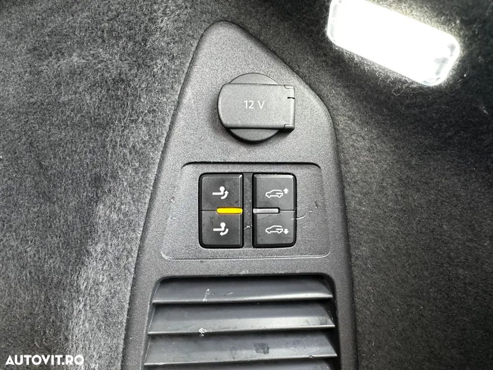 Volkswagen Touareg 3.0 V6 TDI 4Motion DPF Automatik R-Line - 17