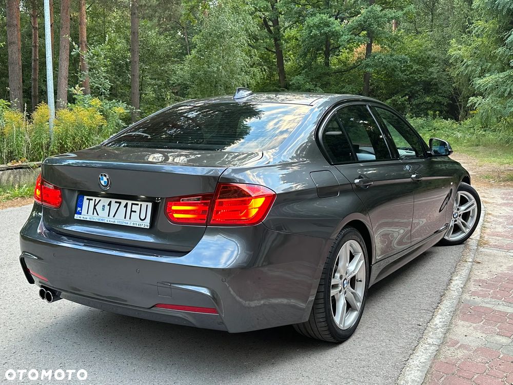 BMW Seria 3 325d M Sport - 6