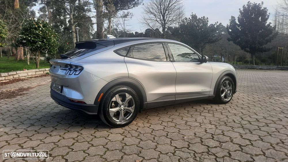 Ford Mustang Mach-E - 4