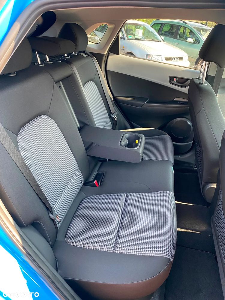 Hyundai Kona - 32
