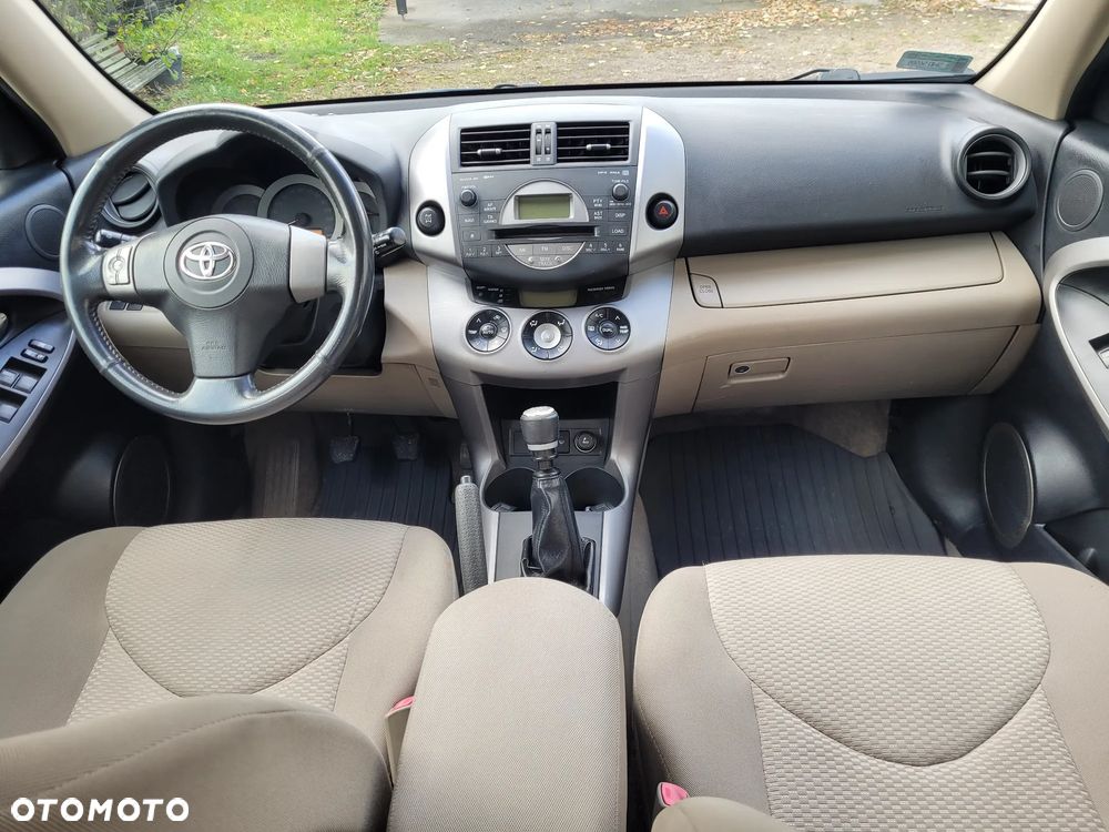 Toyota RAV4 2.2 D-4D Prestige - 9