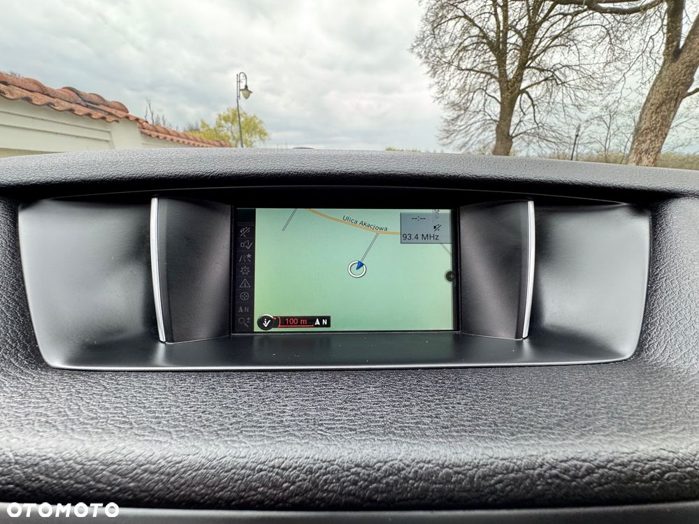 BMW X1 xDrive18d xLine - 12