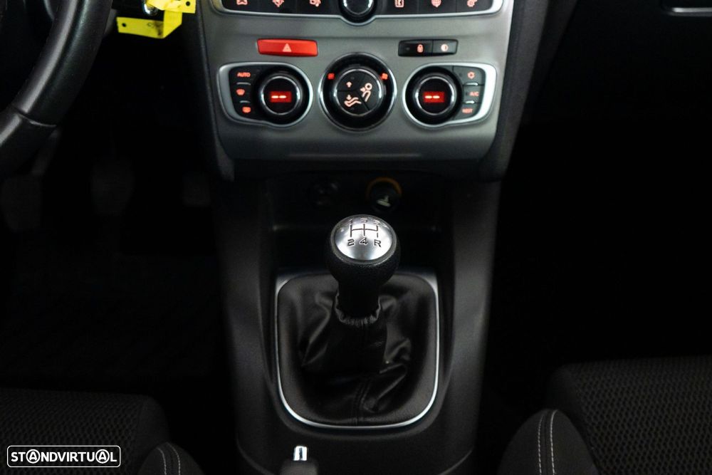 Citroën C4 1.6 BlueHDi Live - 23