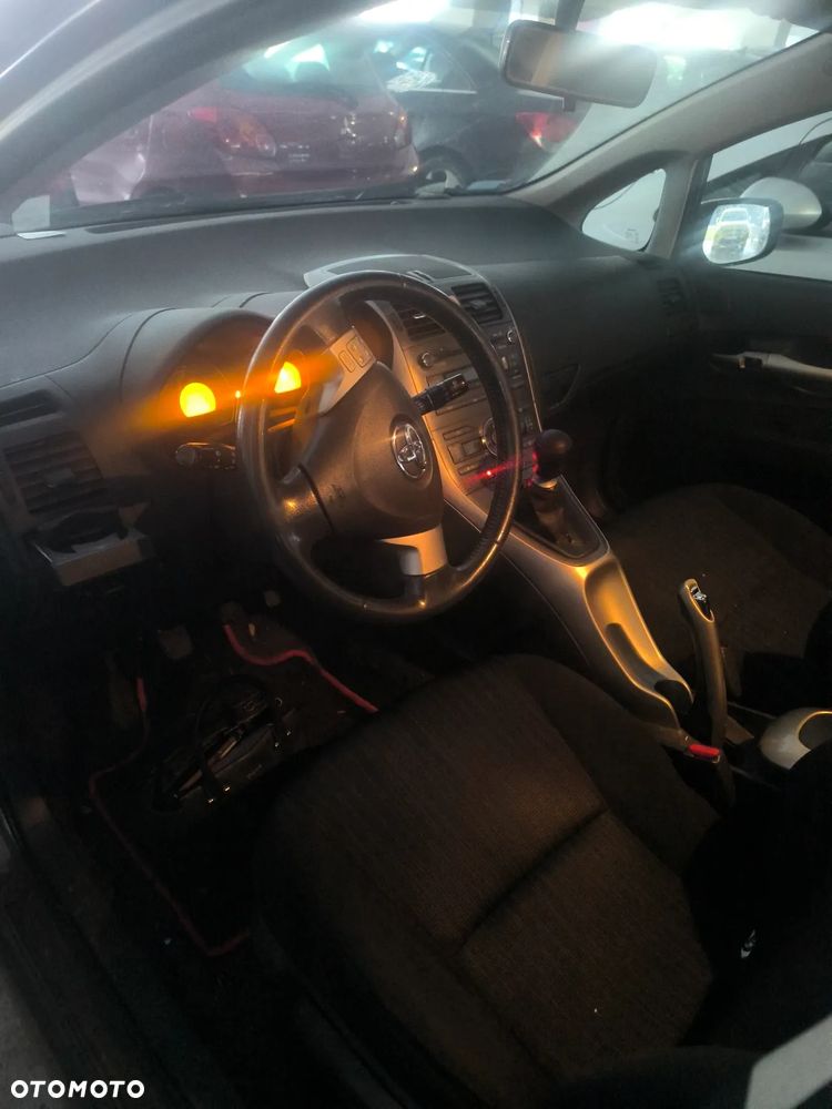 Toyota Auris 2.0 D-4D Sol - 6