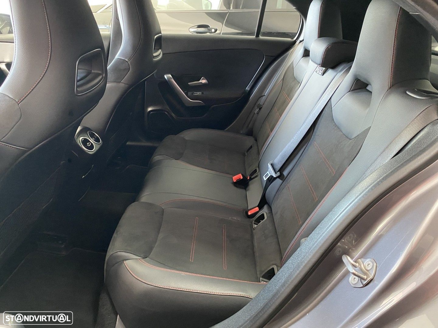Mercedes-Benz A 180 d AMG Line - 15