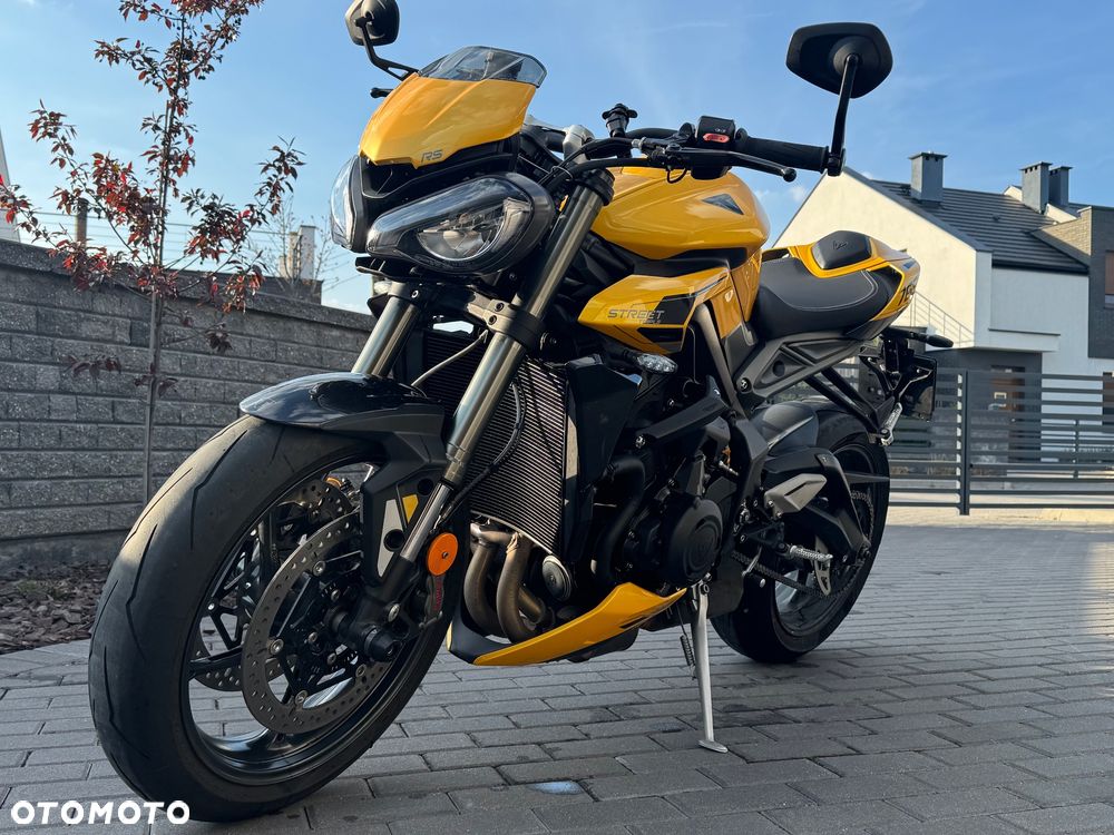 Triumph Street Triple - 1
