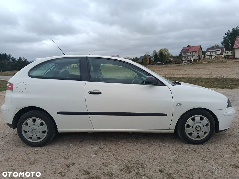 Seat Ibiza 1.4 16V Reference - 4