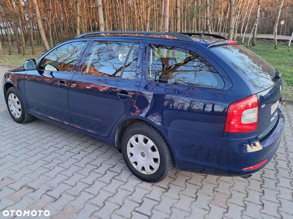 Skoda Octavia 1.6 Combi Advance - 4