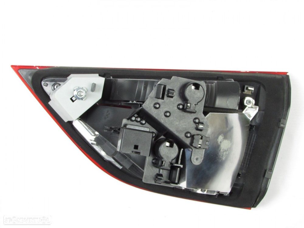 Farolim da mala Esquerdo Seminovo/ Original BMW 2 Gran Tourer (F46) 63217329789 - 2