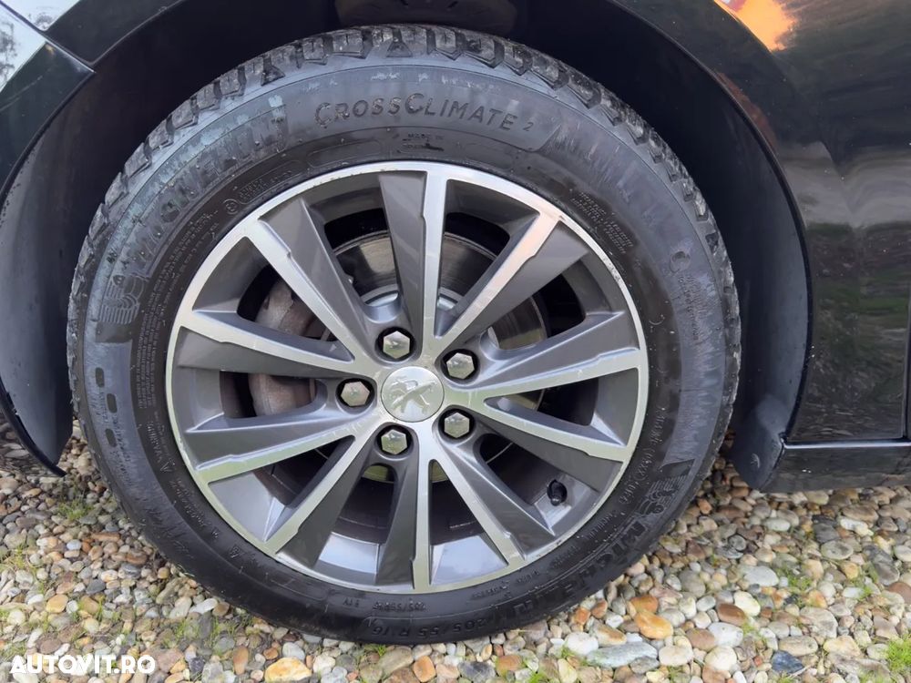 Peugeot 308 1.2 e-THP STT Allure - 29