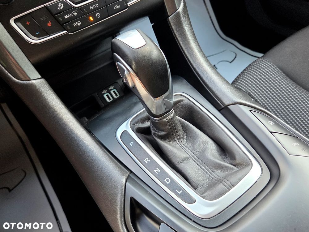 Ford Mondeo 2.0 Hybrid Titanium - 16