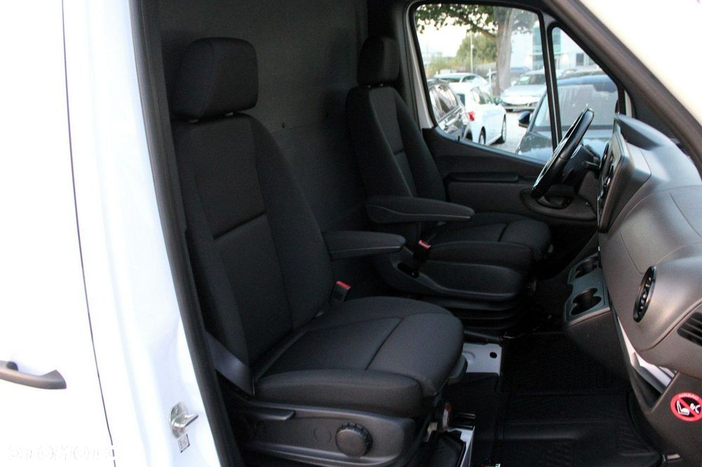Mercedes-Benz Sprinter - 9