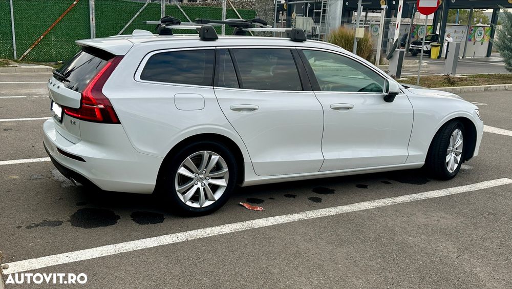 Volvo V60 B4 MHEV AT8 FWD Momentum Pro - 5