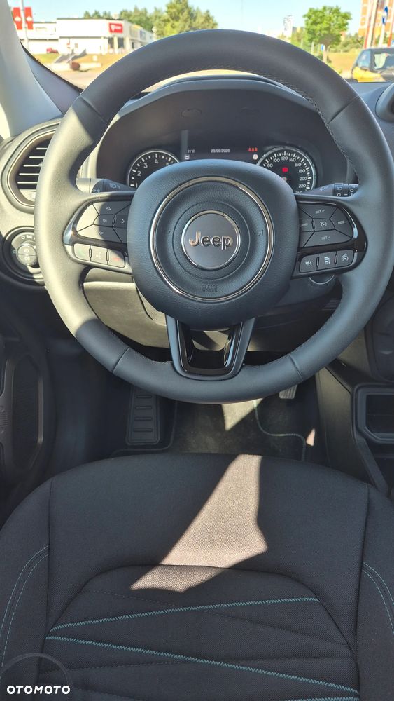Jeep Renegade 1.5 T4 mHEV Upland FWD S&S DCT - 14
