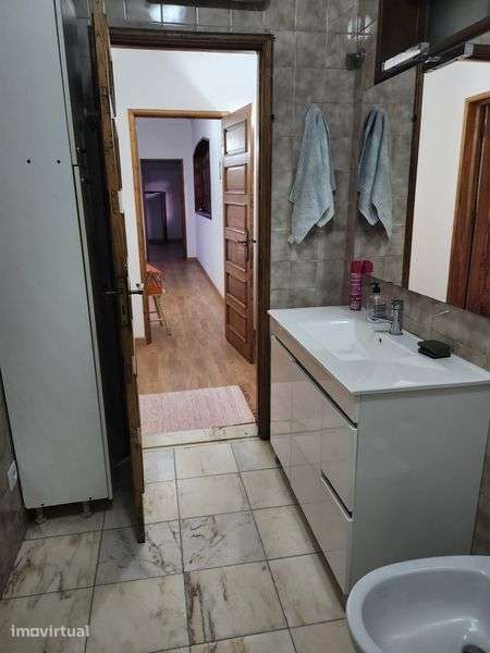 Quarto Suite para arrendar em S. João de Vêr - Grande imagem: 3/7