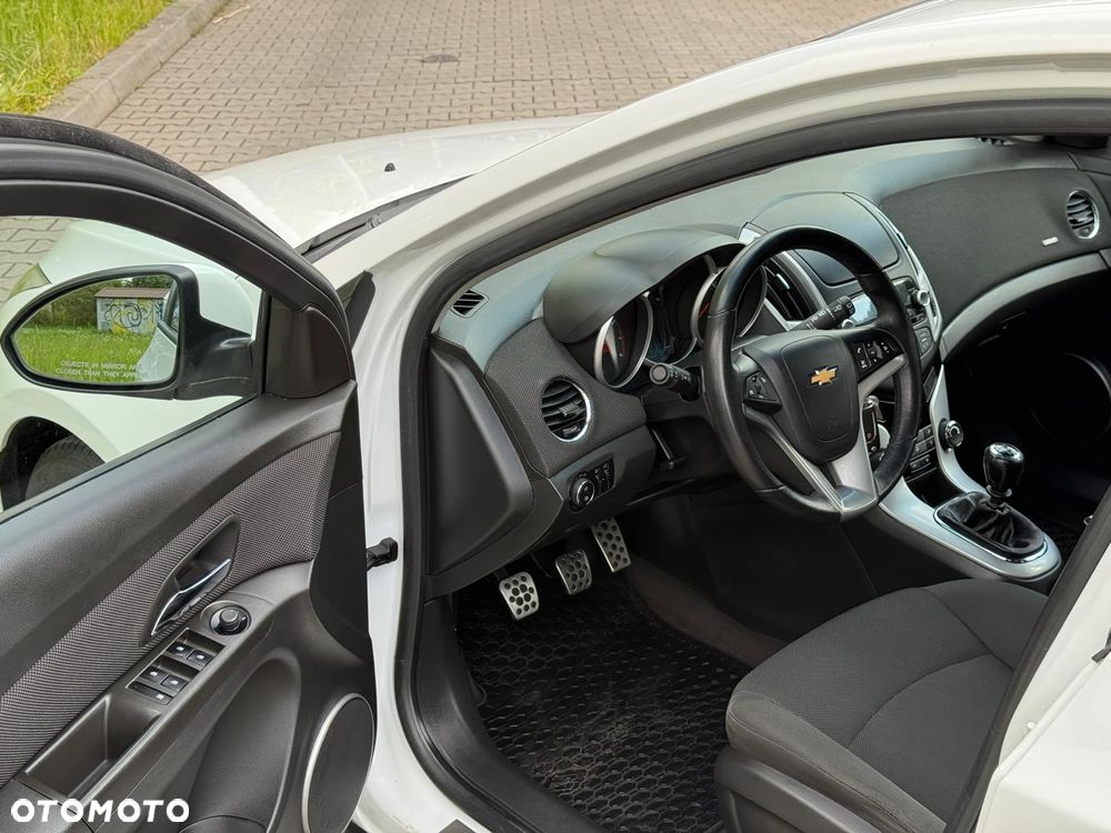 Chevrolet Cruze 1.6 LT - 9