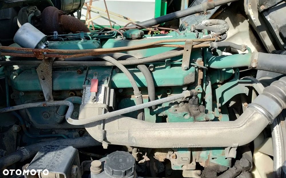 SILNIK VOLVO FL TD63 180 220 - 2