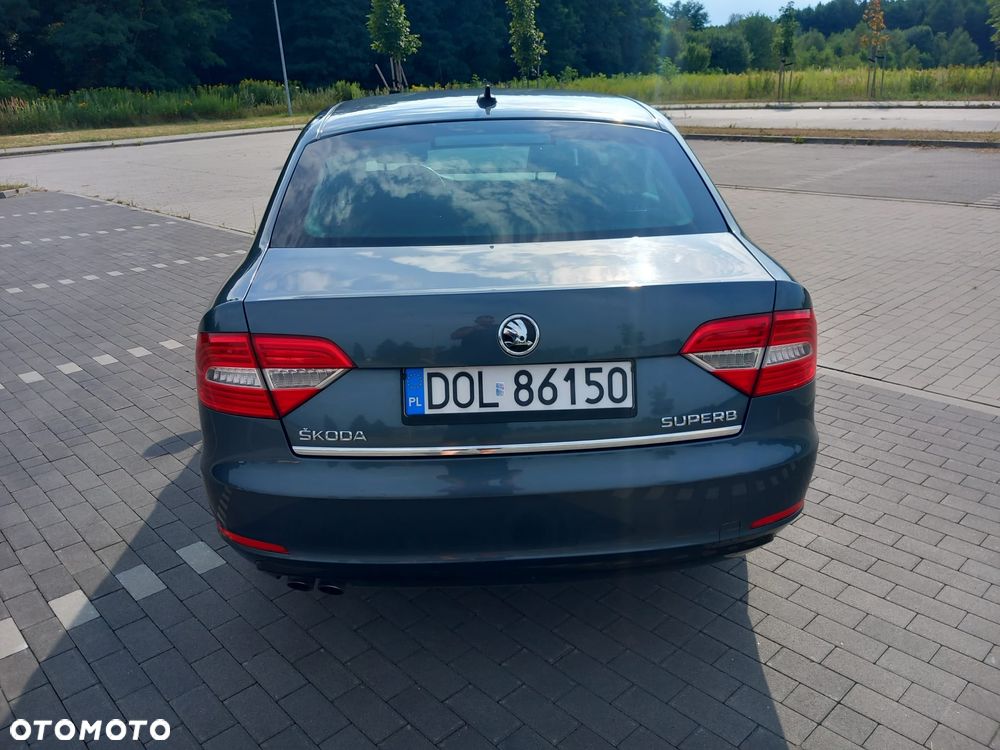 Skoda Superb 2.0 TDI DSG Ambition - 8