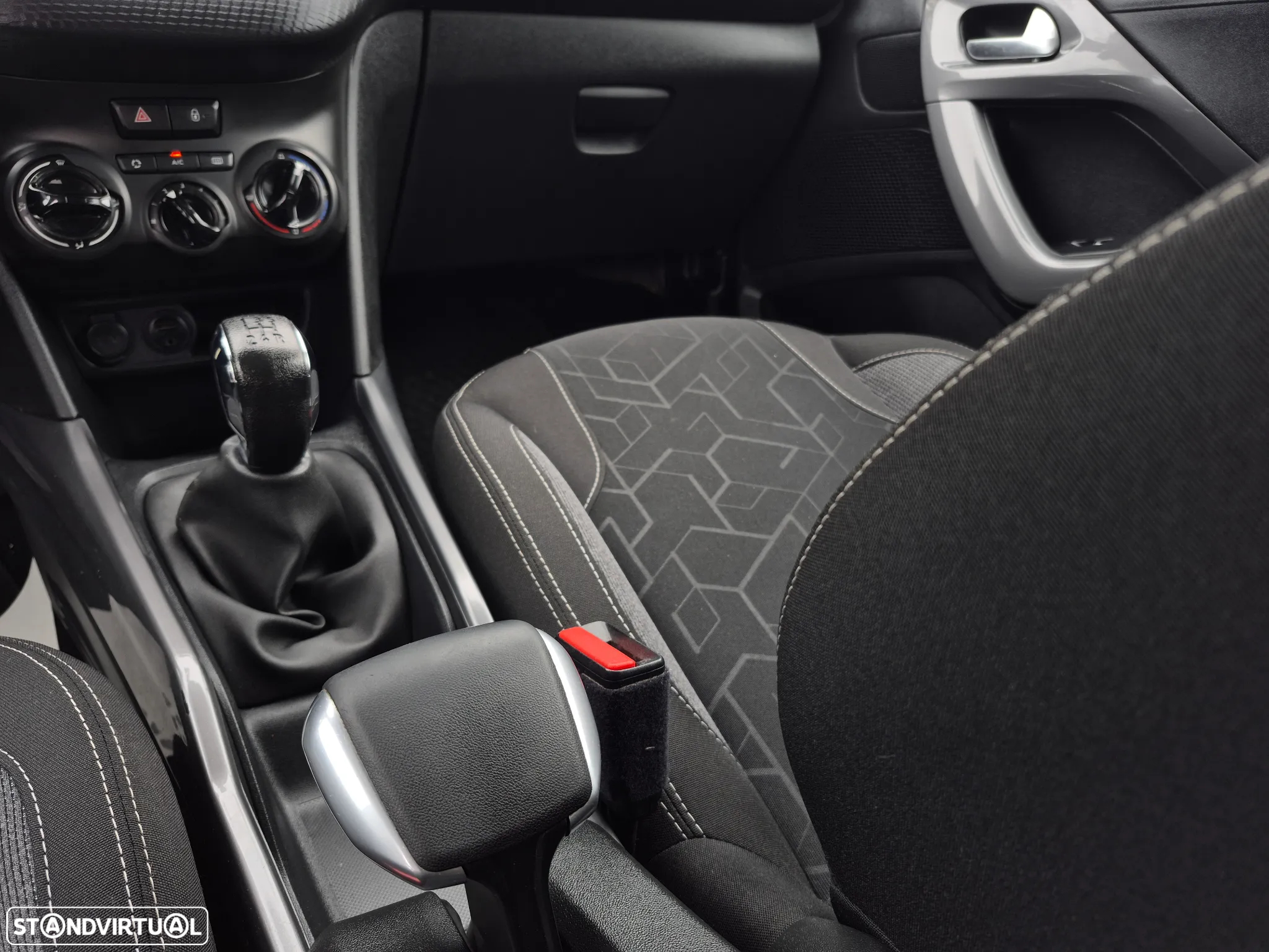 Peugeot 2008 1.2 PureTech Style - 20