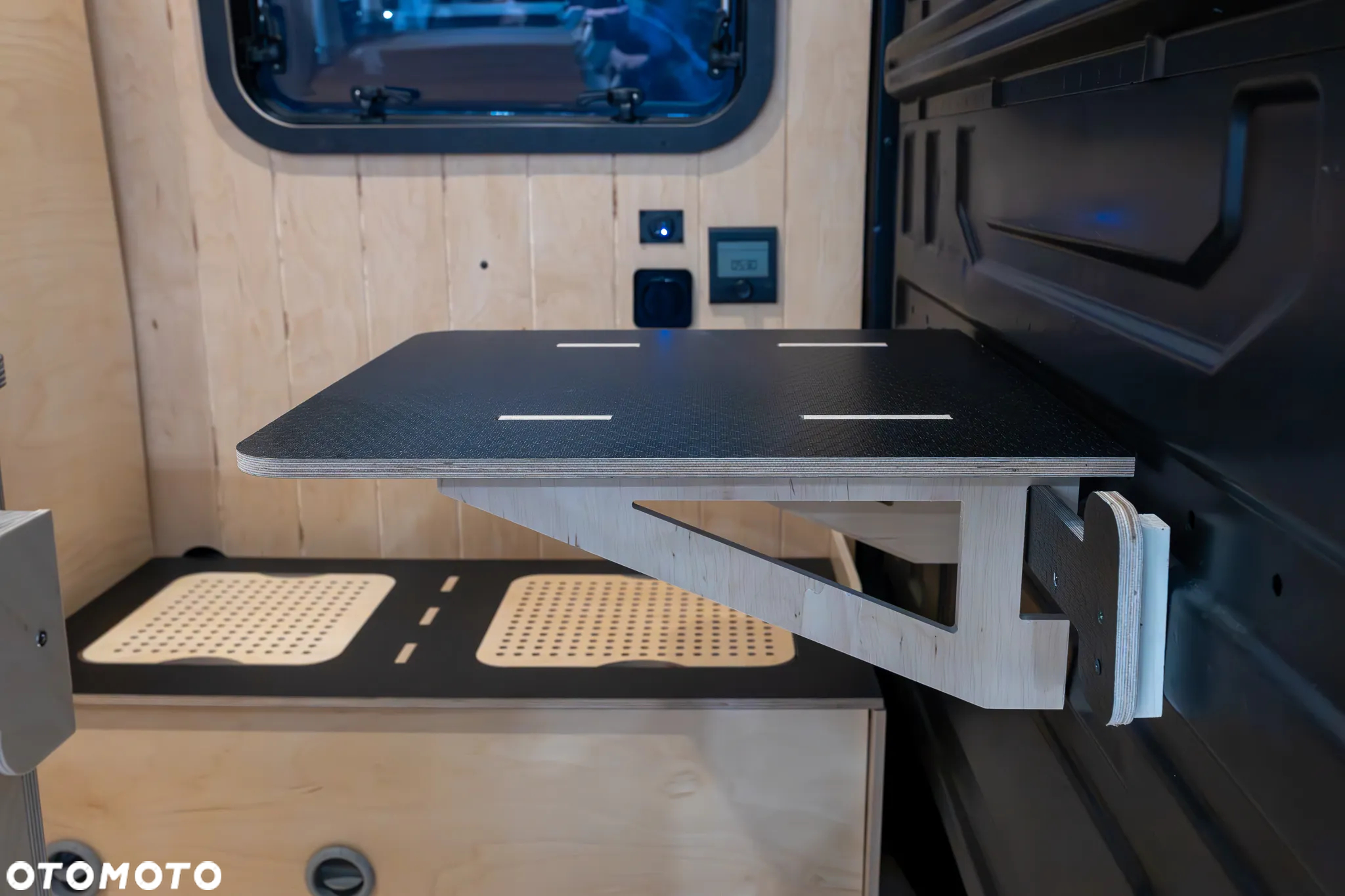Volkswagen CRAFTER L2H2 Campervan - 12