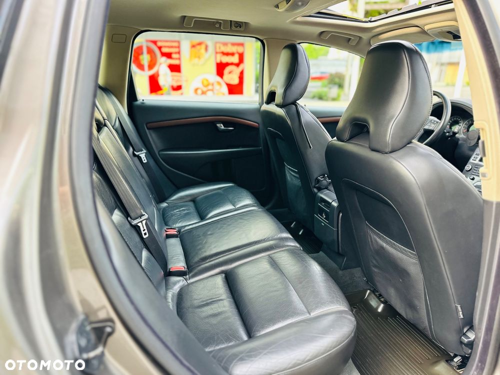 Volvo V70 D5 Summum - 16