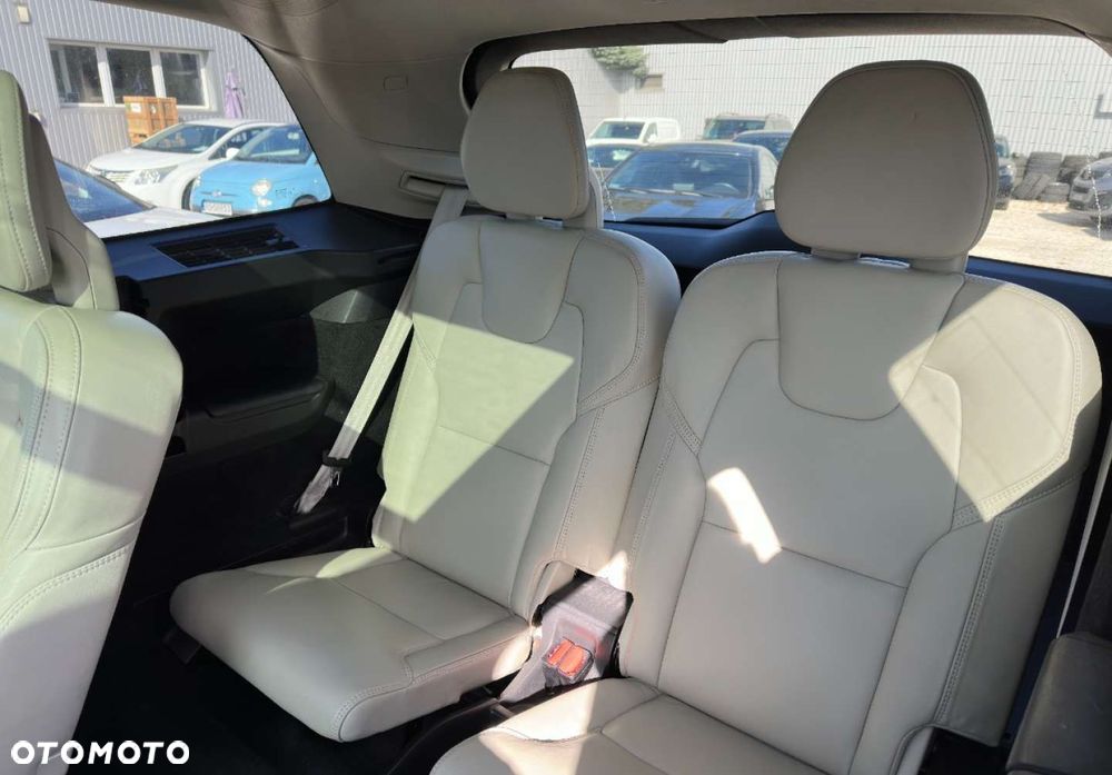 Volvo XC 90 - 13