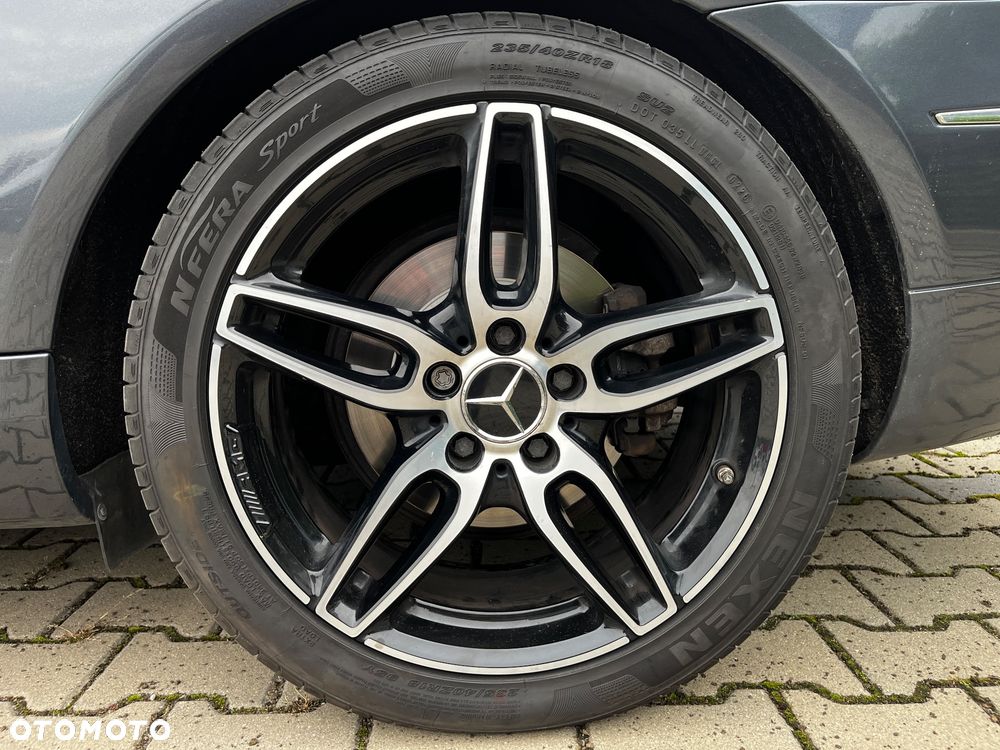 Mercedes-Benz Klasa E 350 CDI DPF BlueEFFICIENCY 7G-TRONIC Avantgarde - 23