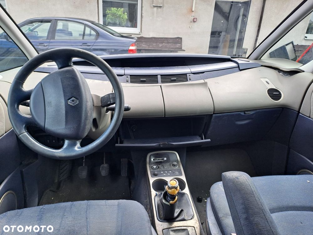 Renault Espace IV (02-06r.) 1.9 DCI 115KM. Silnik F9Q 820 - C016537 Skrzynia PK6 005 - C018180 lakier TEB66 - GREY ECLIPSE BC.Cały na części.GWARANCJA !!! Przód Tył Zestaw Komplet Drzwi Klapa Zderzak Błotnik Maska Grill Atrapa Szyba Pas Lampa Lusterko Boczki Fotel Kanapa Kokpit Deska Rozdzielcza Przełącznik Włącznik Sterownik Przewody Wiązka Instalacja Moduł Komputer Czujnik Listwa Pompa Alternator Wtryski Głowica Rozrusznik Kompresor Sprzęgło Dwumas Silnik Skrzynia ABS Klimatyzacji Paliwa Wspomagania Kolektor Turbina Przepustnica Zawór Chłodnica Koło Hak Belka Sanki Zawieszenie Mcpherson Półoś Amortyzator Wydech Tłumik Zacisk Most - 7