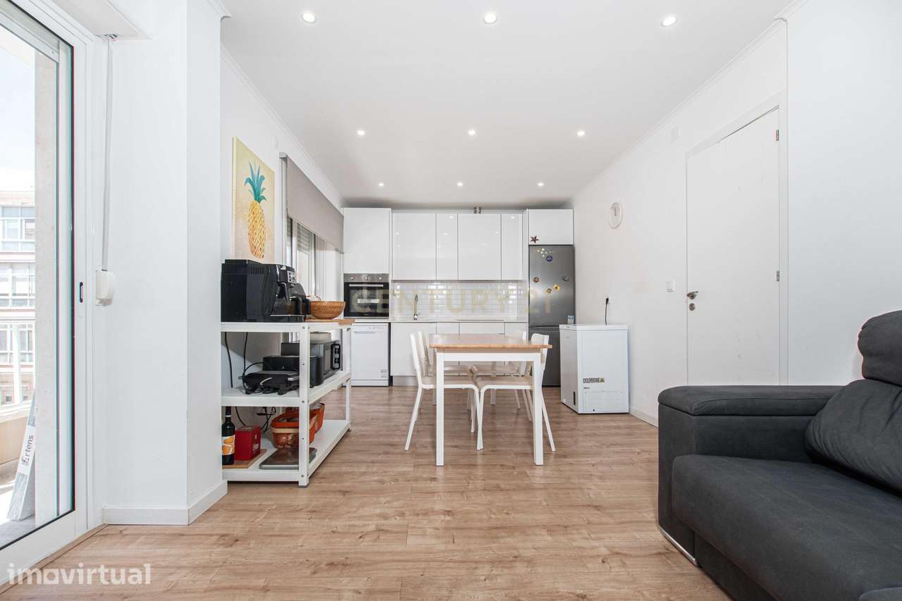 Apartamento T3 remodelado no Casal de São Brás , Amadora - Grande imagem: 4/23