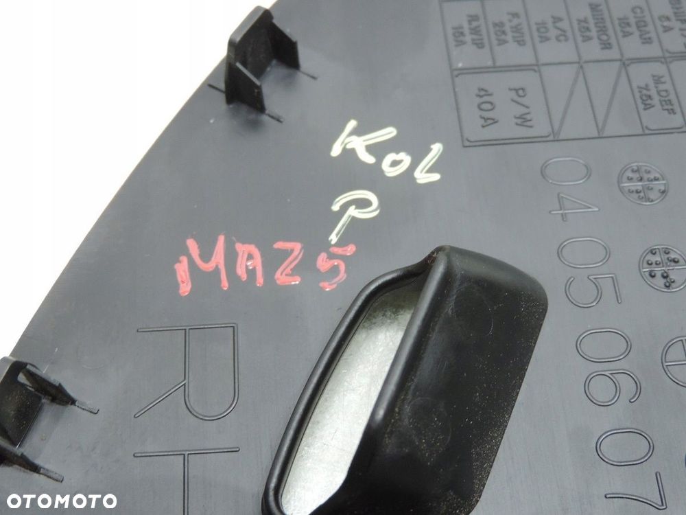 OSŁONA KONSOLI PRAWA MAZDA 5 I - 5
