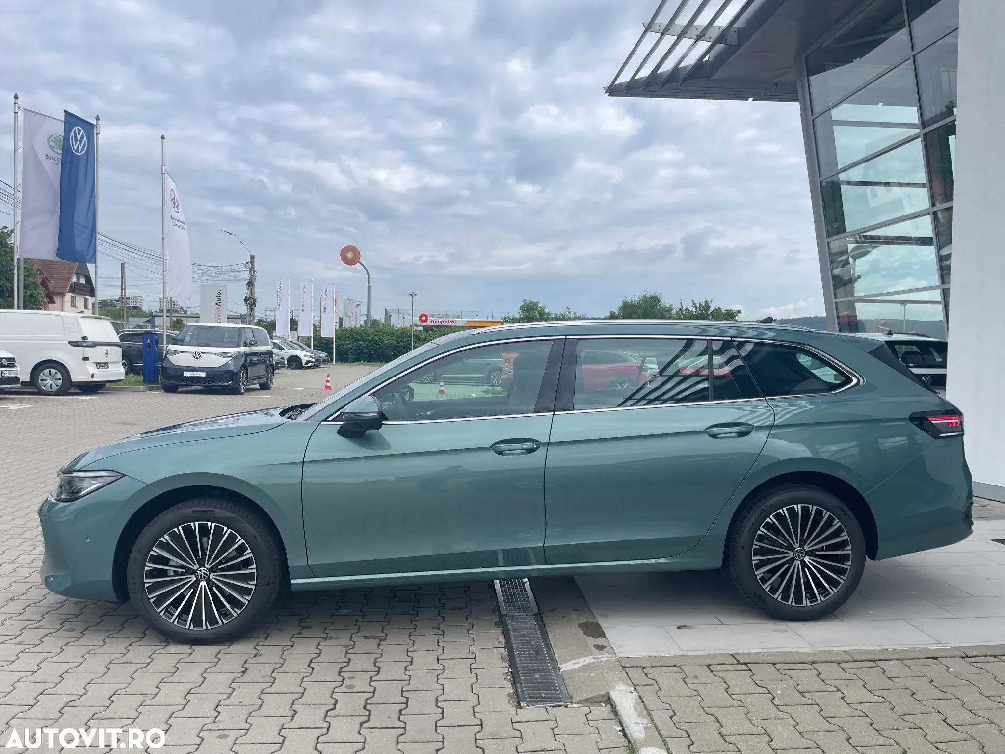 Volkswagen Passat - 8
