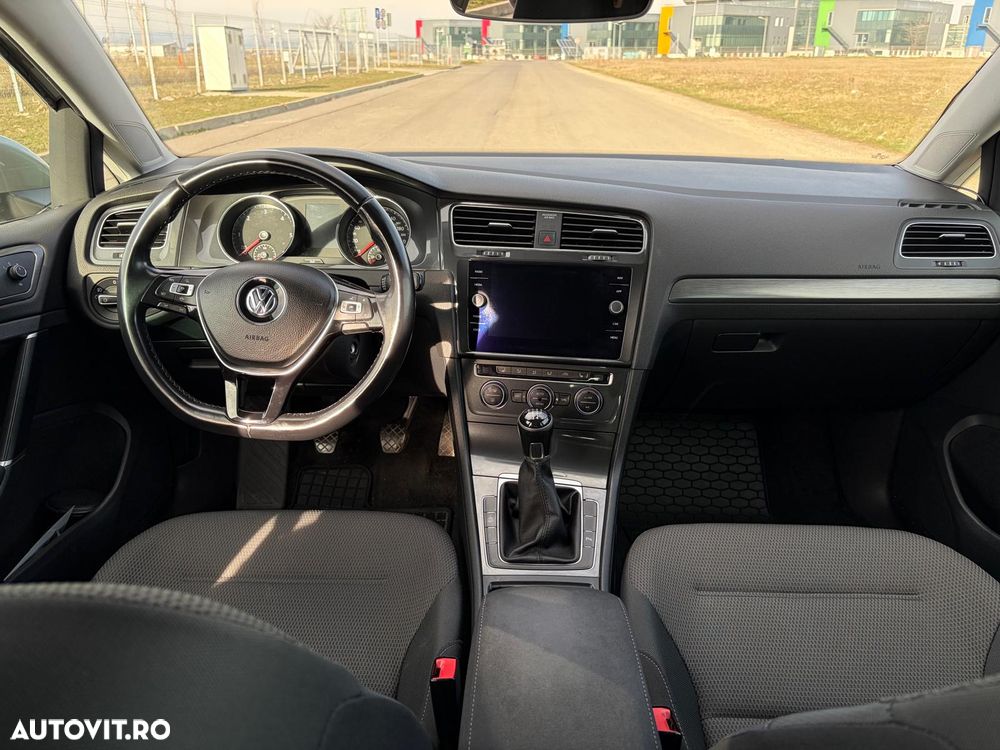 Volkswagen Golf 1.6 TDI Comfortline - 9