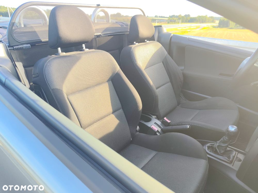 Peugeot 207 CC 120 VTi Sport - 16
