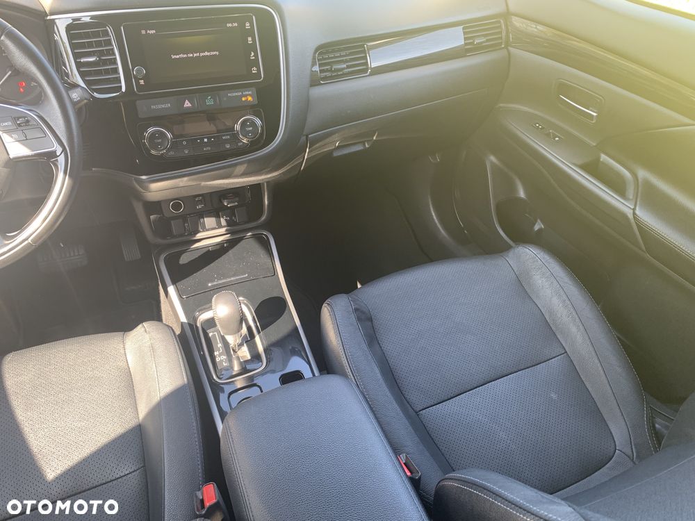 Mitsubishi Outlander - 13