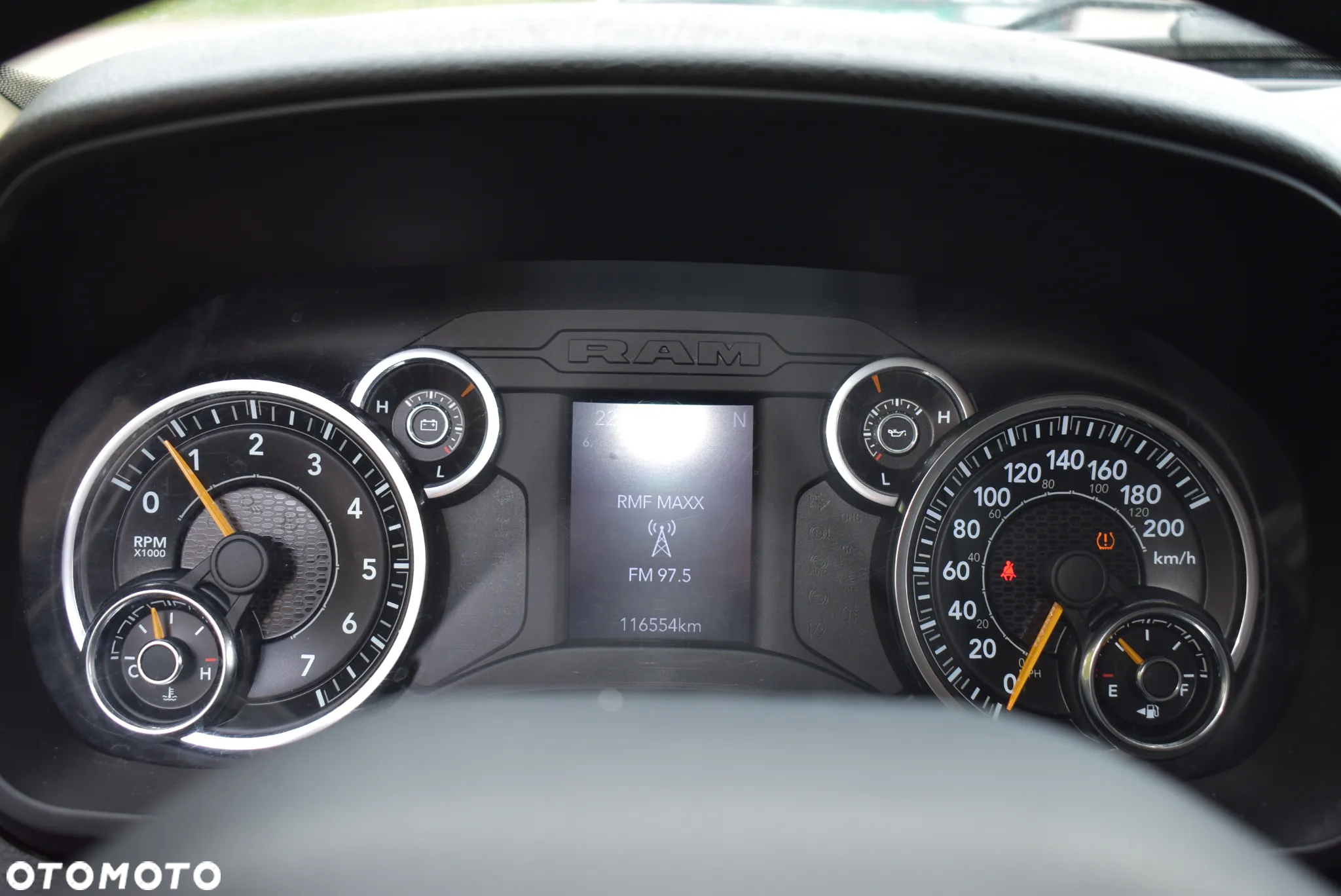 RAM 1500 Crew Cab Sport - 24