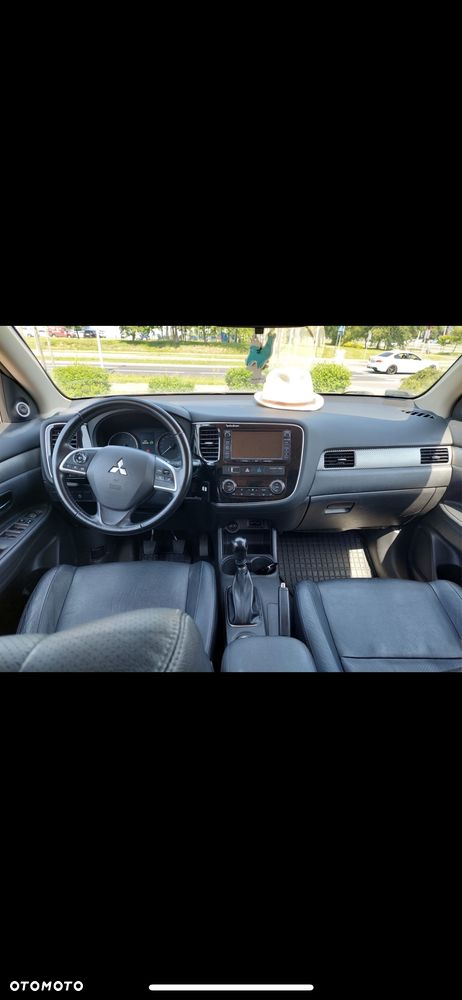 Mitsubishi Outlander 2.2 DI-D 4WD Instyle - 4