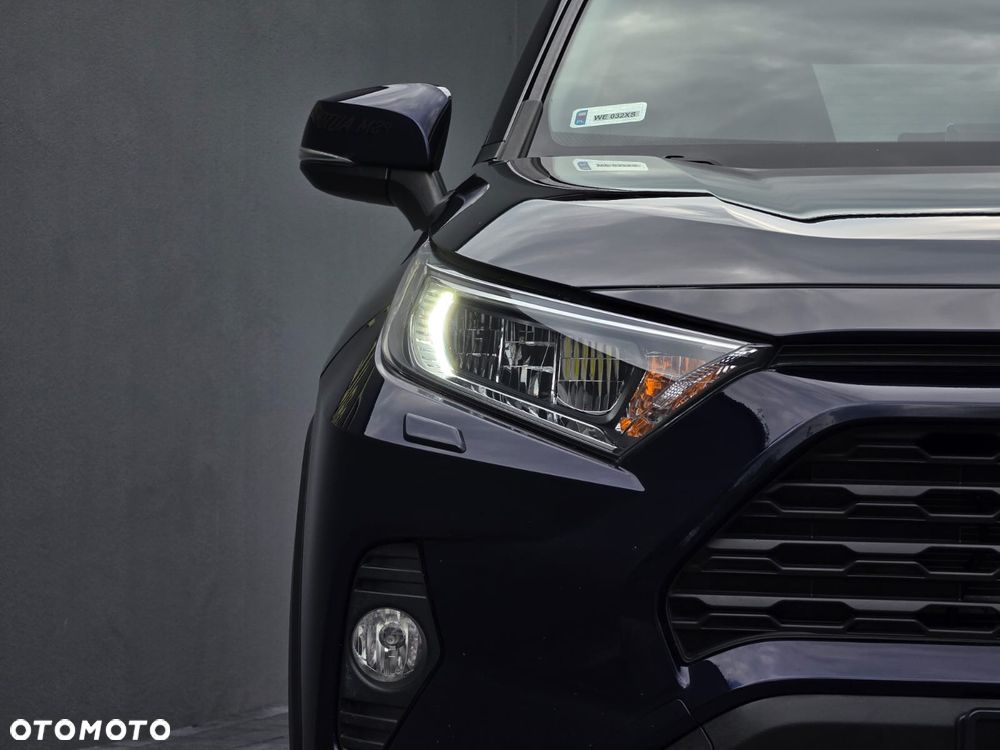 Toyota RAV4 Hybrid Premium 4x2 - 11