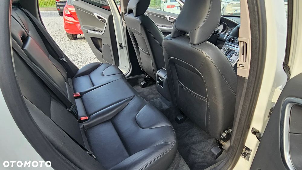 Volvo XC 60 D4 Geartronic Summum - 9