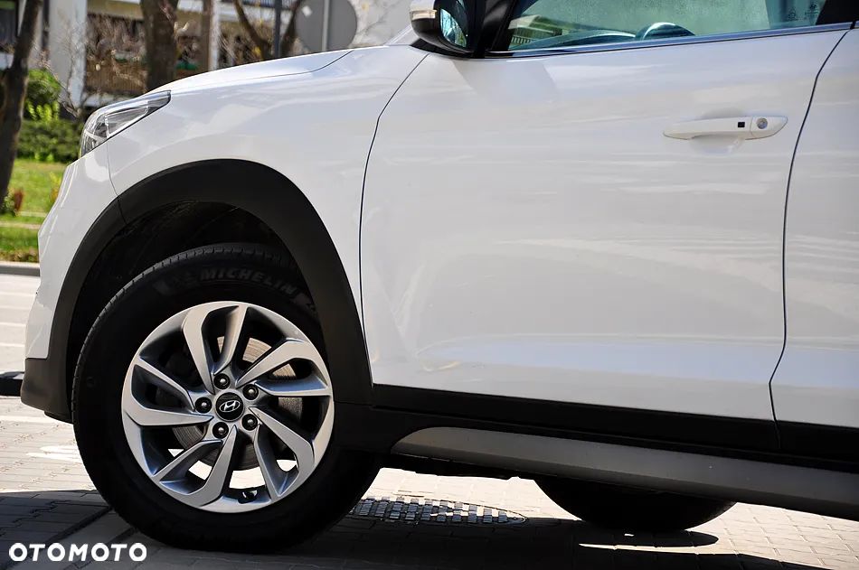 Hyundai Tucson 2.0 CRDI BlueDrive GO Plus 2WD - 14