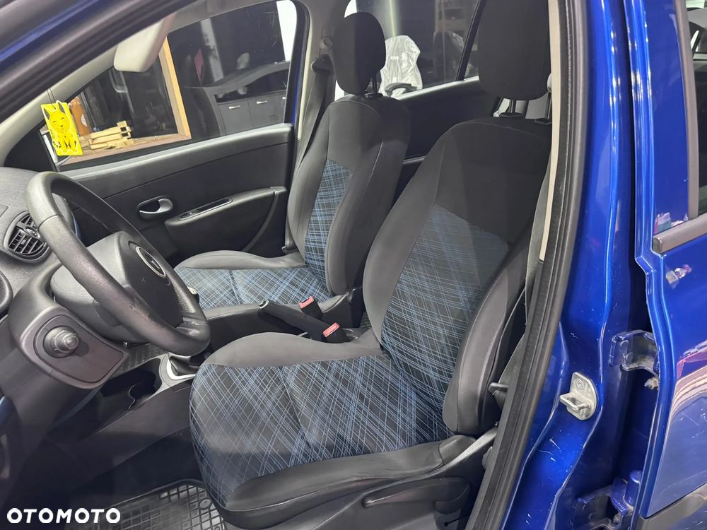Renault Clio 1.2 16V Authentique - 19