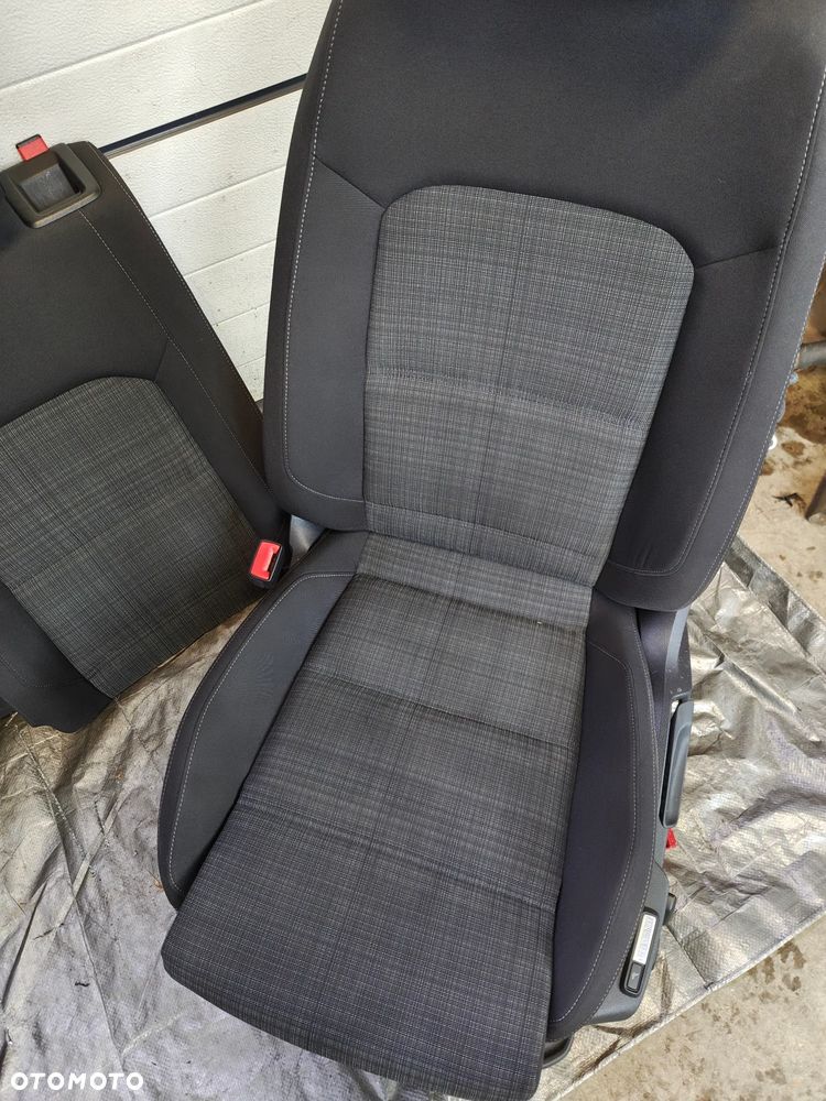 VW Passat B8 LIFT  fotele kanapa masaż super stan Mały Przebieg - 3