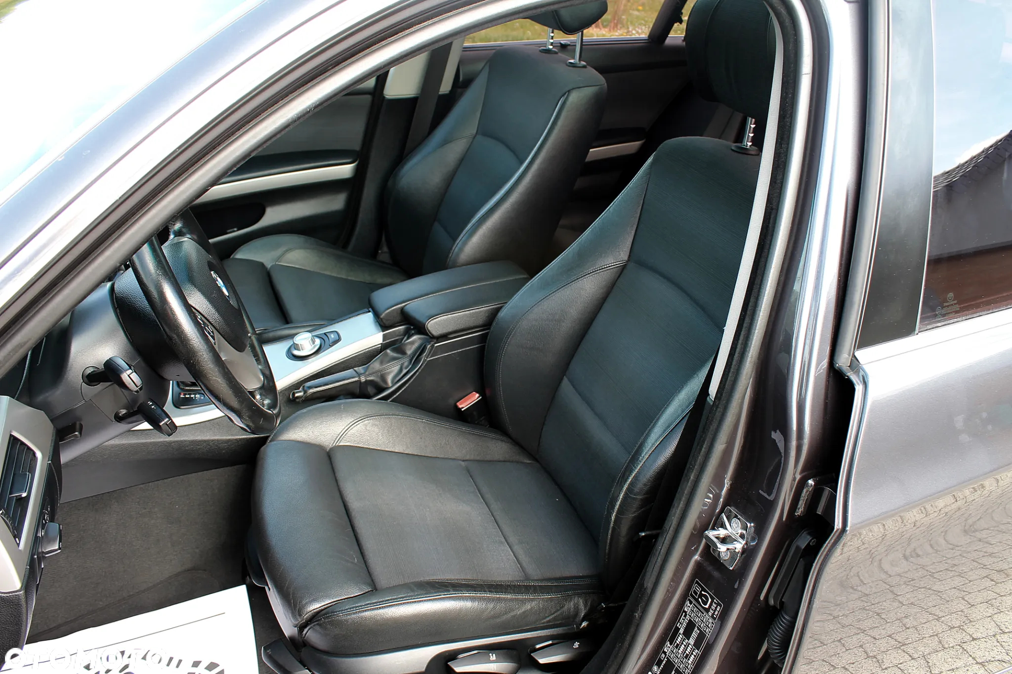 BMW Seria 3 325i Touring - 21