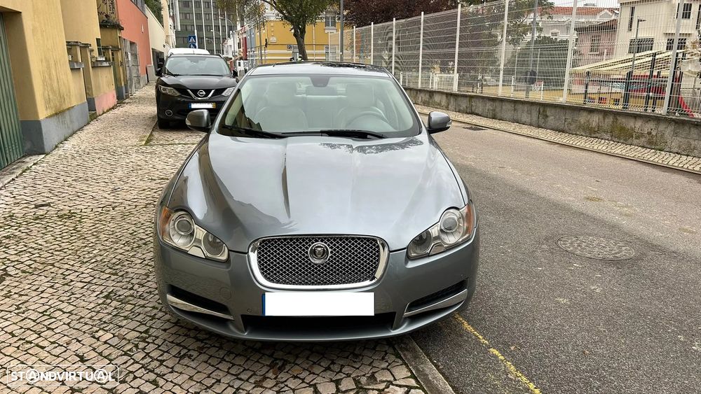 Jaguar XF 2.7 D V6 Premium Luxury - 6