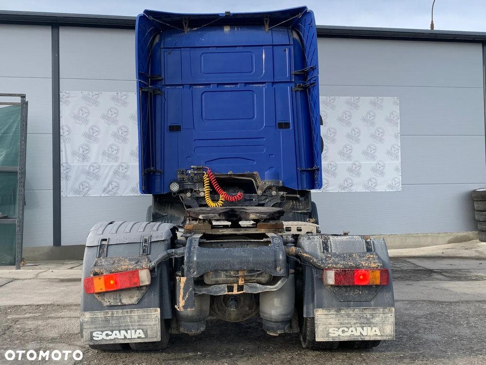 SCANIA R420 2003 *SAMOCHÓD NA CZĘŚCI* 3001 MASKA, LAMPA, DRZWI, LUSTERKO, ZDERZAK, GRILL, BŁOTNIK, KLAPA, BELKA, DESKA, FOTELE, KANAPA, ĆWIARTKA, KIEROWNICA, TARCZE, ZACISKI, ZAWIESZENIE, KOMPLETNY PRZÓD, KOMPLETNY TYŁ, LICZNIK, ZEGARY, PRAWE LEWE PRZÓD TYŁ - 4